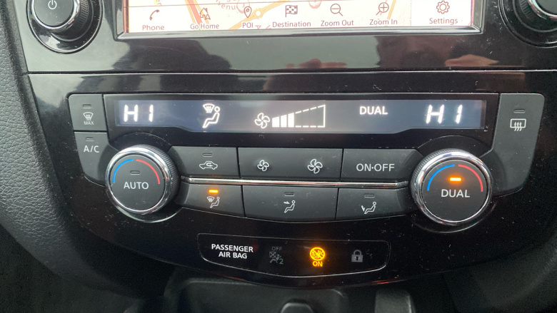 Nissan Qashqai 1.3 DiG-T N-Motion 5dr Petrol Hatchback